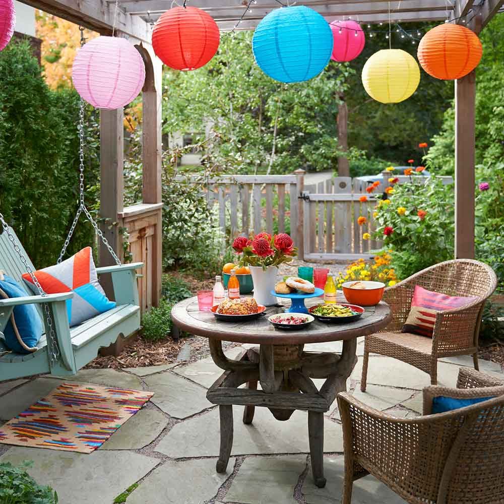Outdoor Boho Side Yard