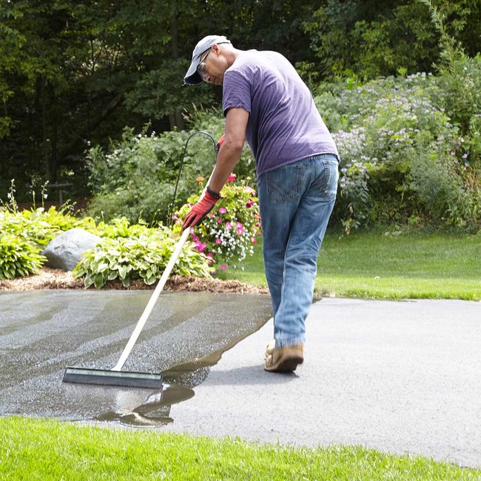 seal a driveway
