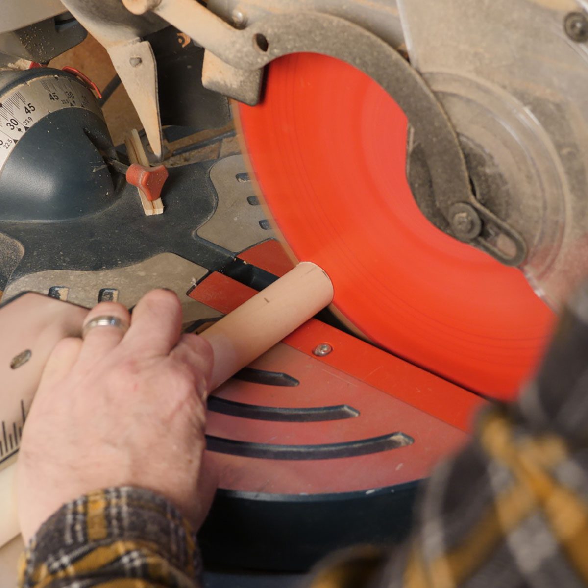 Cuttingdowelsquare