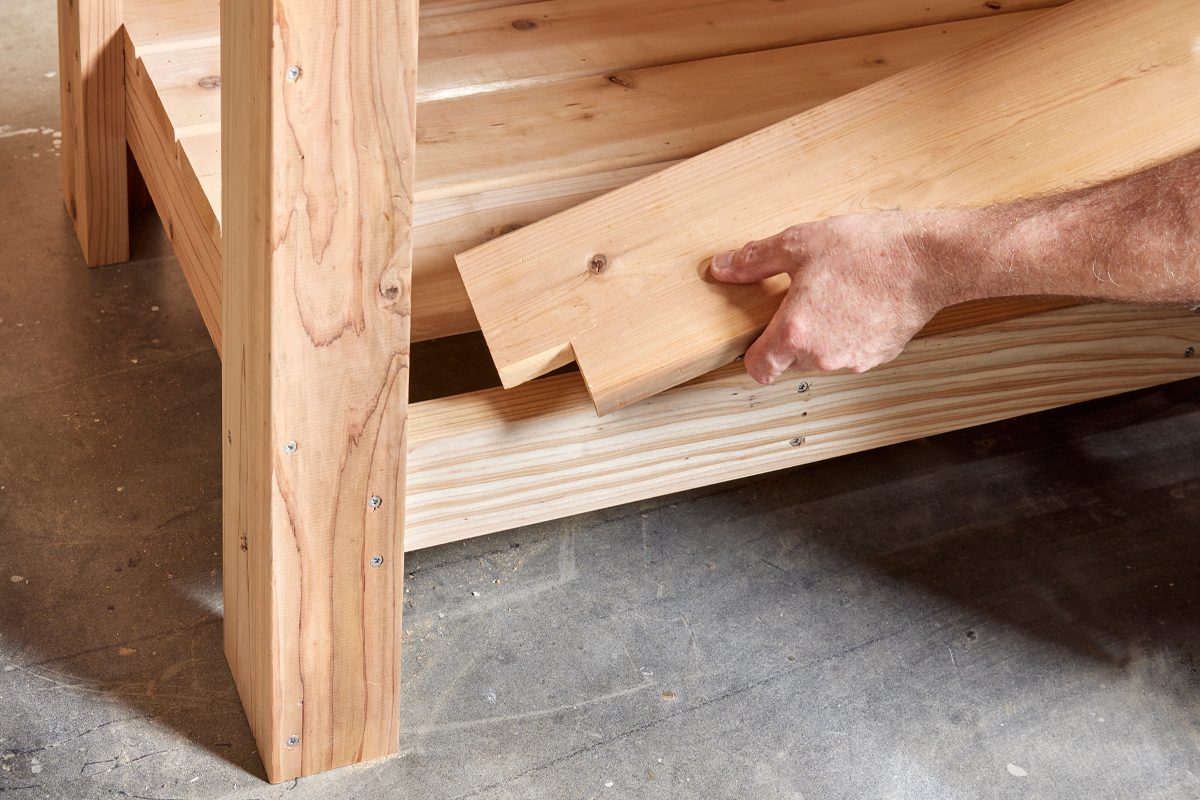 Fh22sep 620 56 018 How To Build A Simple Gardening Bench